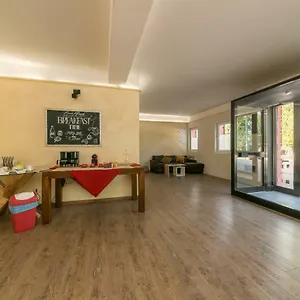 red-lion-guest-house.hotelinveneto.com/